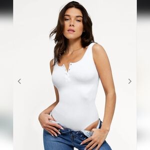 Popilush Seamless White Sleeveless Henley Tank Bodysuit NWT M/L